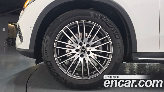 Mercedes-Benz GLC-Class GLC300 4MATIC Avnatgarde Coupe