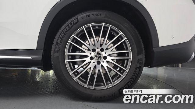 Mercedes-Benz GLC-Class GLC300 4MATIC Avnatgarde Coupe