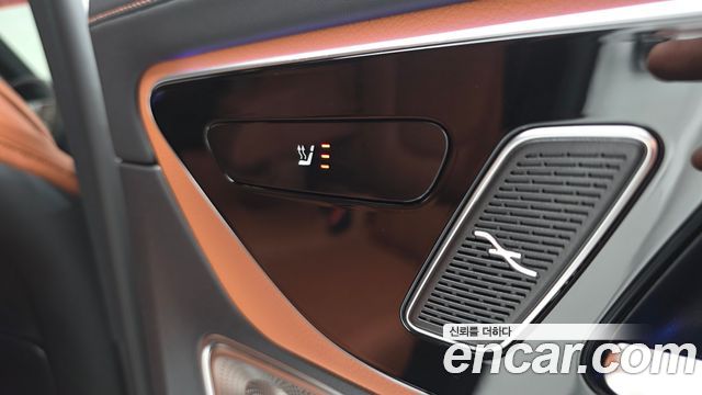 Mercedes-Benz GLC-Class GLC300 4MATIC Avnatgarde Coupe