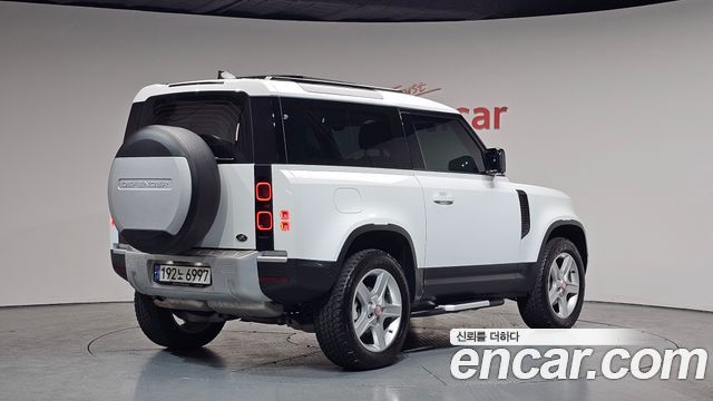 Land Rover Defender 90 D250 SE