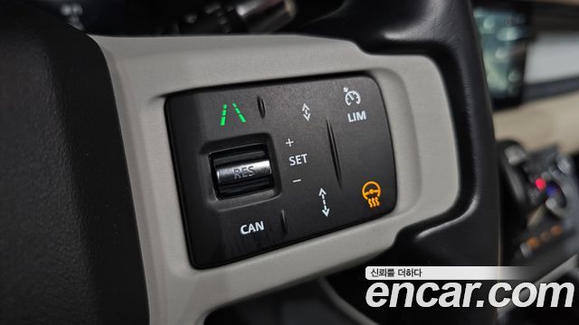 Land Rover Defender 90 D250 SE