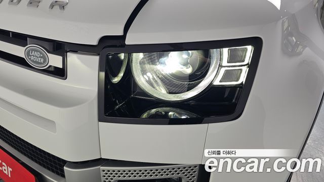 Land Rover Defender 90 D250 SE