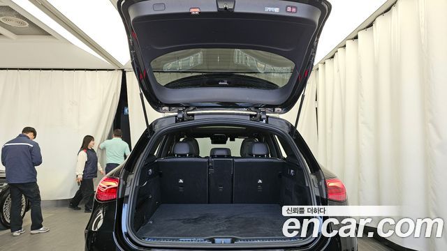 Mercedes-Benz GLC-Class GLC300 4MATIC AMG Line