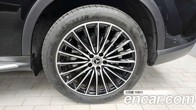 Mercedes-Benz GLC-Class GLC300 4MATIC AMG Line