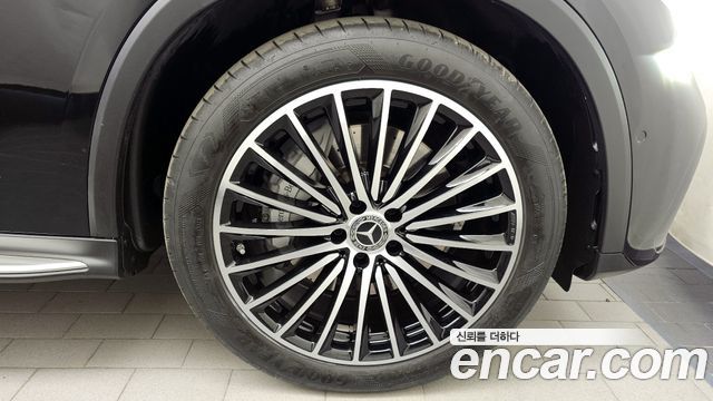 Mercedes-Benz GLC-Class GLC300 4MATIC AMG Line