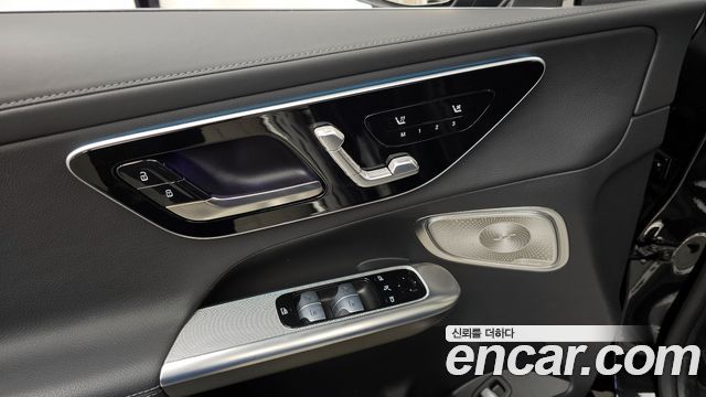 Mercedes-Benz GLC-Class GLC300 4MATIC AMG Line