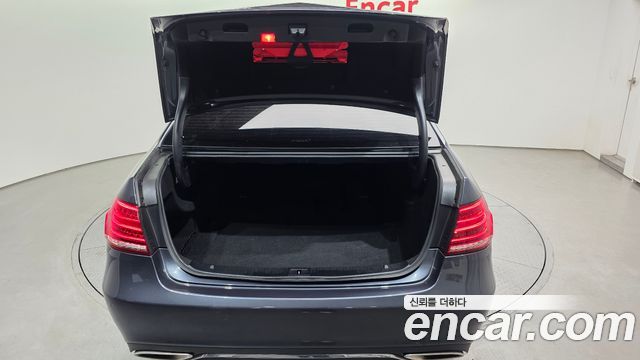 Mercedes-Benz E-Class E220 Bluetec Avantgarde