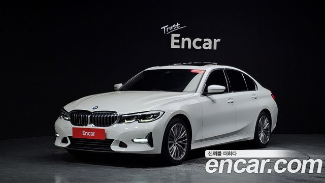 BMW 3-Series 320i Luxury