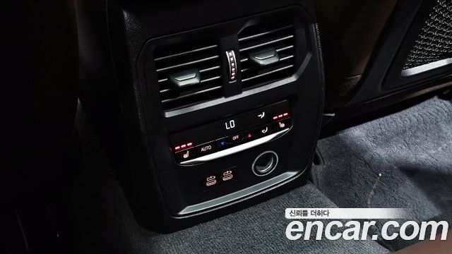 BMW 3-Series 320i Luxury
