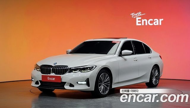BMW 3-Series 320i Luxury