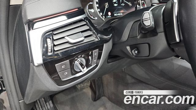 BMW 5-Series 520d Luxury Special Edition