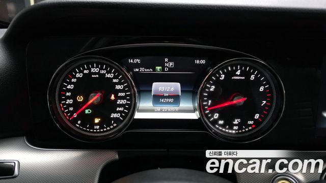 Mercedes-Benz E-Class E200 Avantgarde