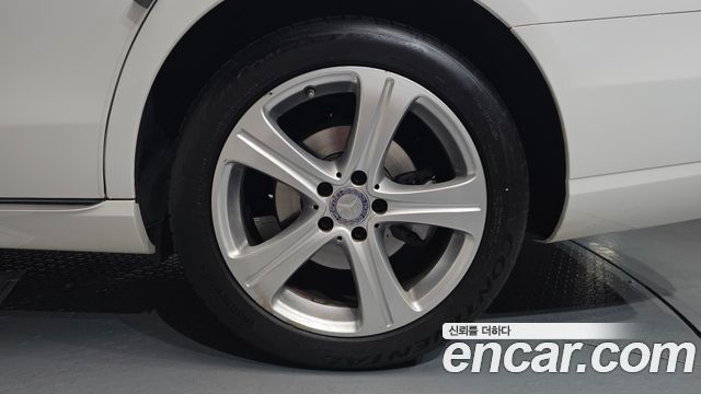 Mercedes-Benz E-Class E220d Avantgarde