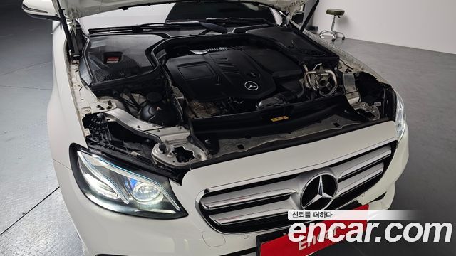 Mercedes-Benz E-Class E220d Avantgarde