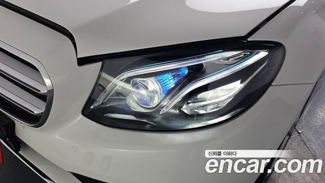 Mercedes-Benz E-Class E220d Avantgarde