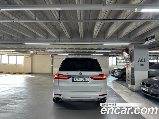 BMW X7 xDrive 40i Design Pure Excellence 6-Seater
