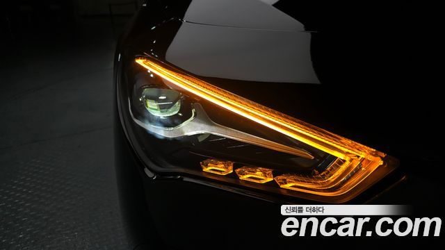 Mercedes-Benz CLA-Class CLA250 4MATIC