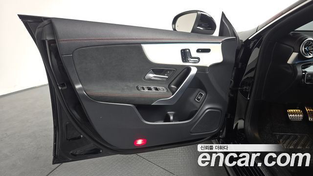 Mercedes-Benz CLA-Class CLA250 4MATIC