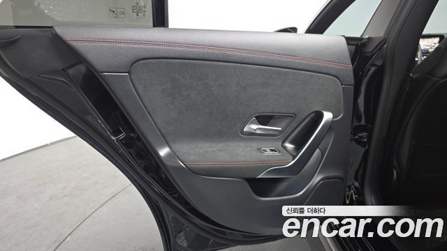 Mercedes-Benz CLA-Class CLA250 4MATIC