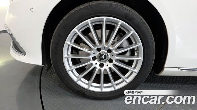 Mercedes-Benz E-Class E220d 4MATIC Exclusive