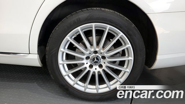 Mercedes-Benz E-Class E220d 4MATIC Exclusive