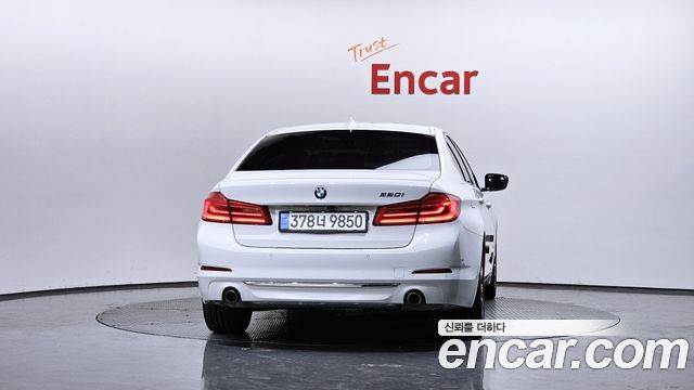 BMW 5-Series 520i Luxury