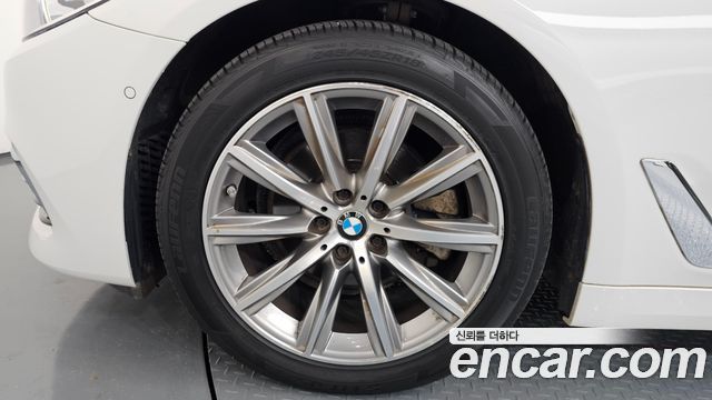 BMW 5-Series 520i Luxury