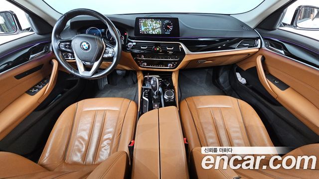 BMW 5-Series 520i Luxury