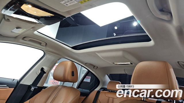 BMW 5-Series 520i Luxury