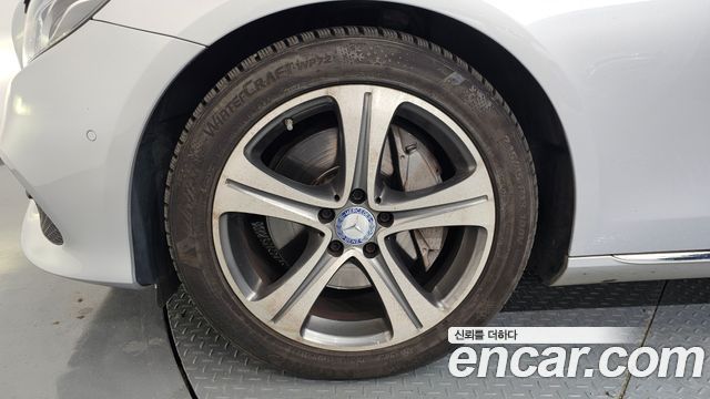 Mercedes-Benz E-Class E300 Avantgarde