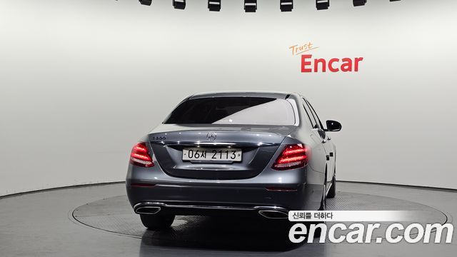 Mercedes-Benz E-Class E200 Avantgarde