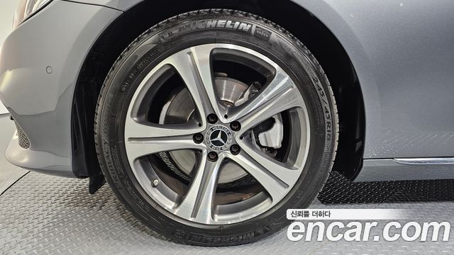 Mercedes-Benz E-Class E200 Avantgarde