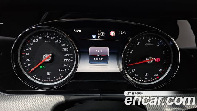 Mercedes-Benz E-Class E200 Avantgarde
