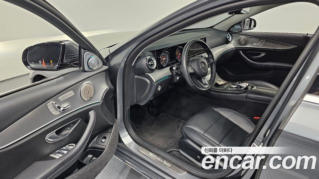 Mercedes-Benz E-Class E200 Avantgarde