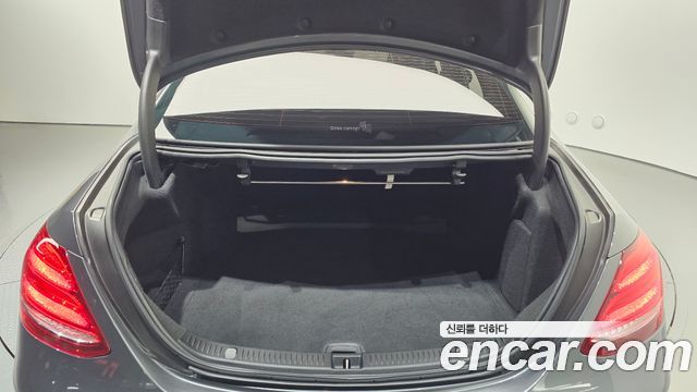 Mercedes-Benz E-Class E200 Avantgarde
