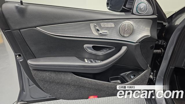 Mercedes-Benz E-Class E200 Avantgarde