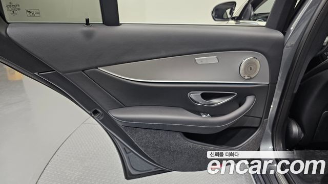Mercedes-Benz E-Class E200 Avantgarde