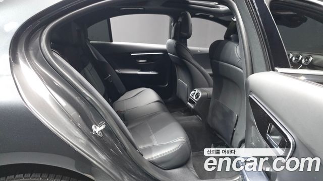 Mercedes-Benz C-Class C200 4MATIC Avantgarde