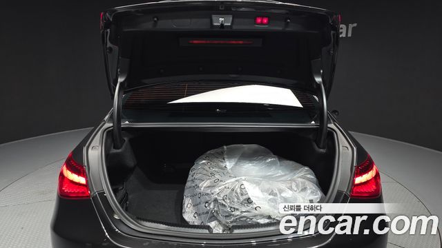Mercedes-Benz C-Class C200 4MATIC Avantgarde