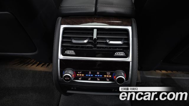 BMW 7-Series 750Li xDrive