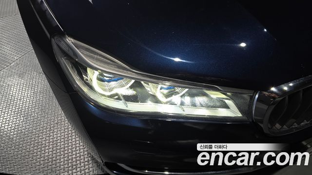 BMW 7-Series 750Li xDrive