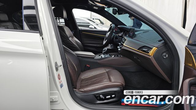 BMW 5-Series 530i M Sport Package Plus