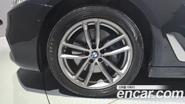 BMW 5-Series 530i xDrive M Sport Package Plus