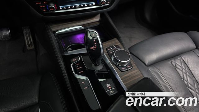 BMW 5-Series 530i xDrive M Sport Package Plus