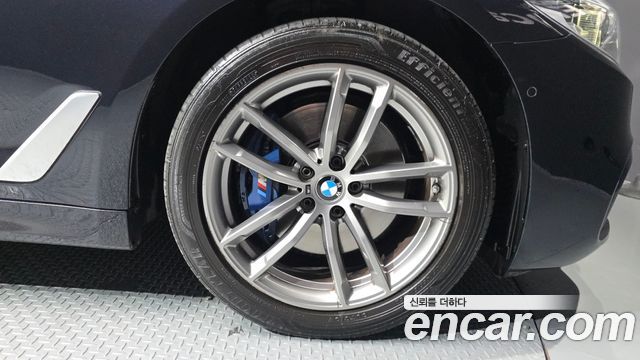 BMW 5-Series 530i xDrive M Sport Package Plus