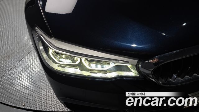 BMW 5-Series 530i xDrive M Sport Package Plus