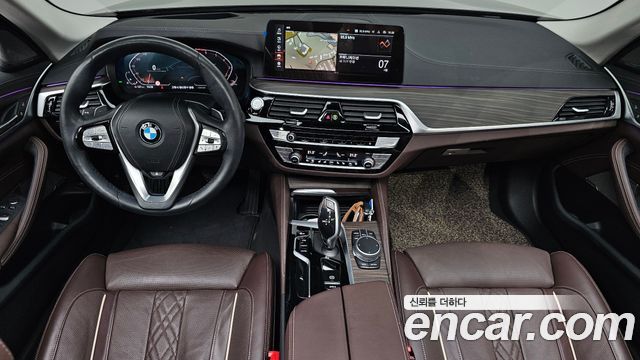 BMW 5-Series 530i xDrive Luxury