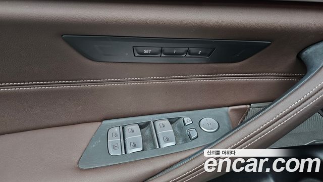 BMW 5-Series 530i xDrive Luxury