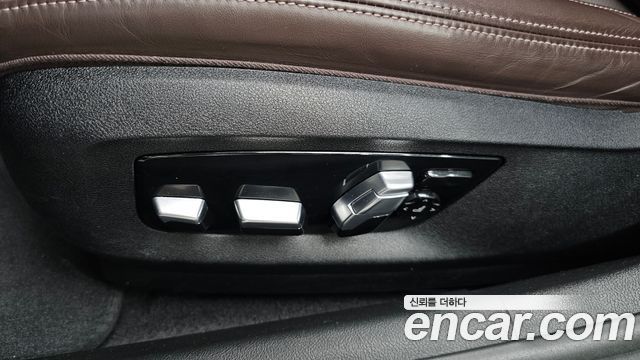 BMW 5-Series 530i xDrive Luxury