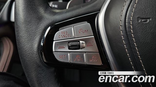 BMW 5-Series 530i xDrive Luxury